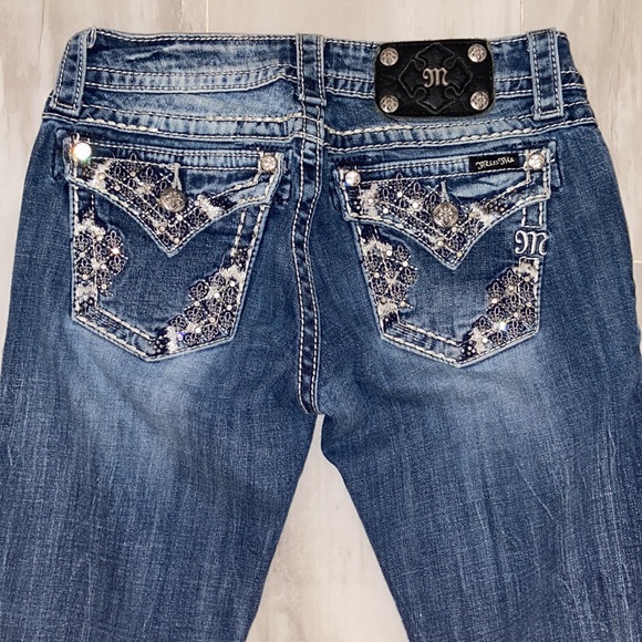 Miss Me Cuffed Capri, Style: JE5810P, 26x21, EUC, $139 MSRP - Picture 9 of 13